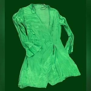 Green ,satin, dress short ,beautiful color and dress